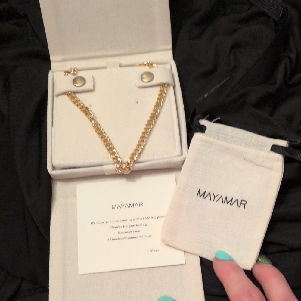 MAYAMAR Gold Curb Chain Necklace - Picture 9 of 9